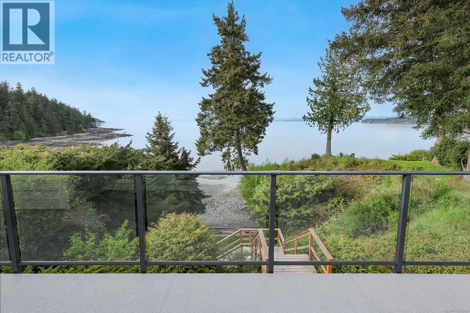 3640 East Rd, Denman Island