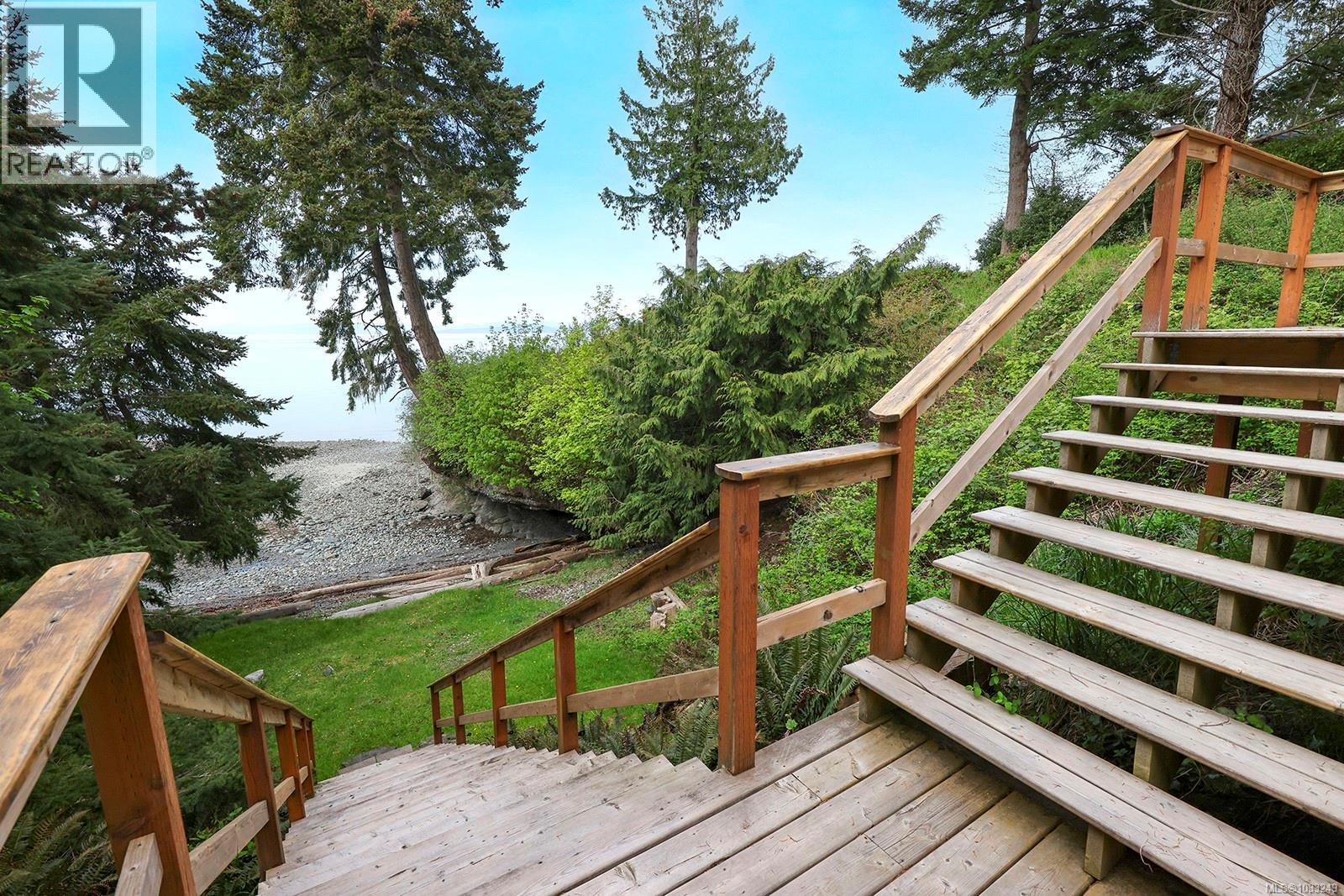 3640 East Rd, Denman Island