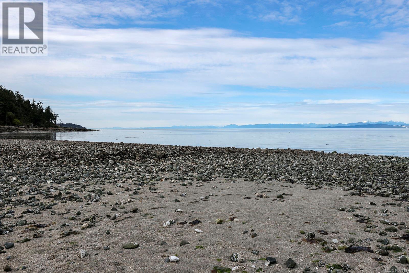 3640 East Rd, Denman Island