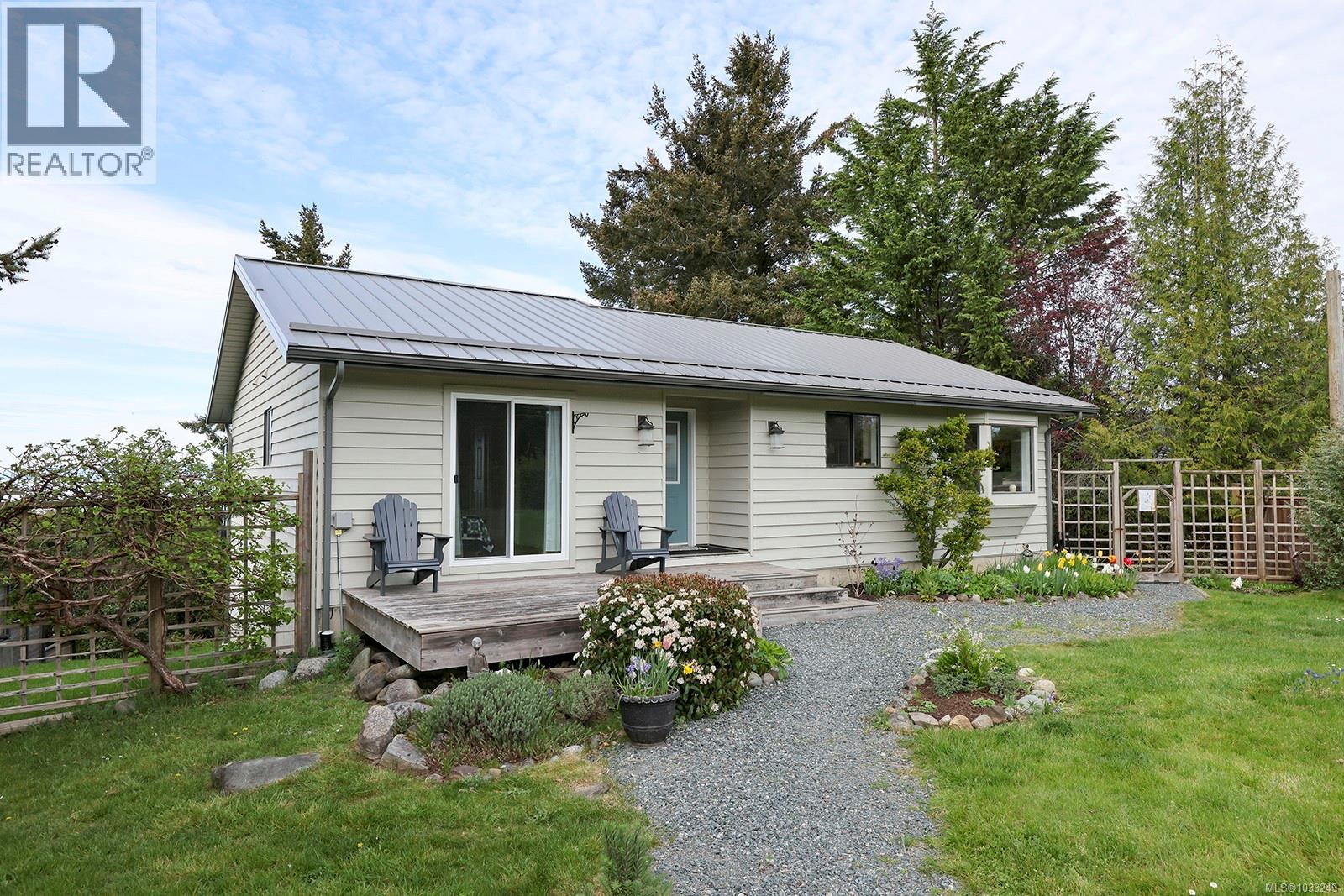 3640 East Rd, Denman Island