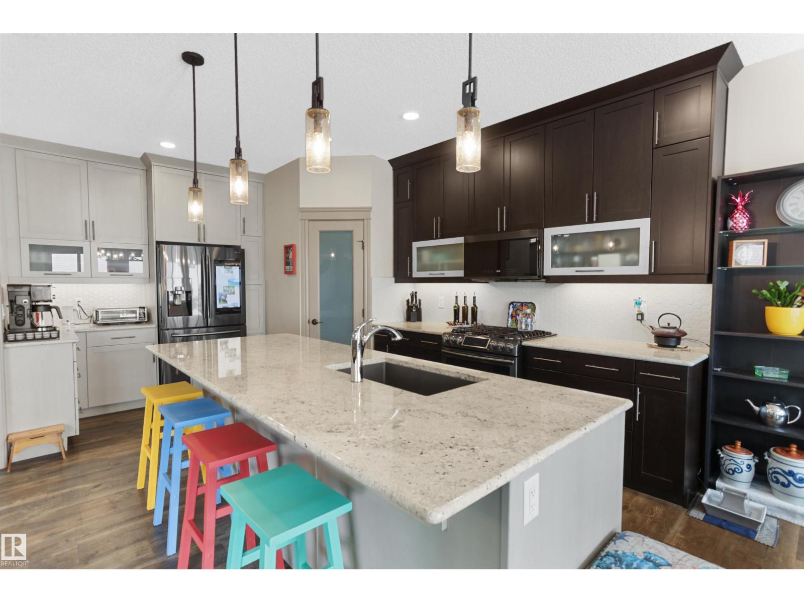 97 ASTORIA PT, Devon