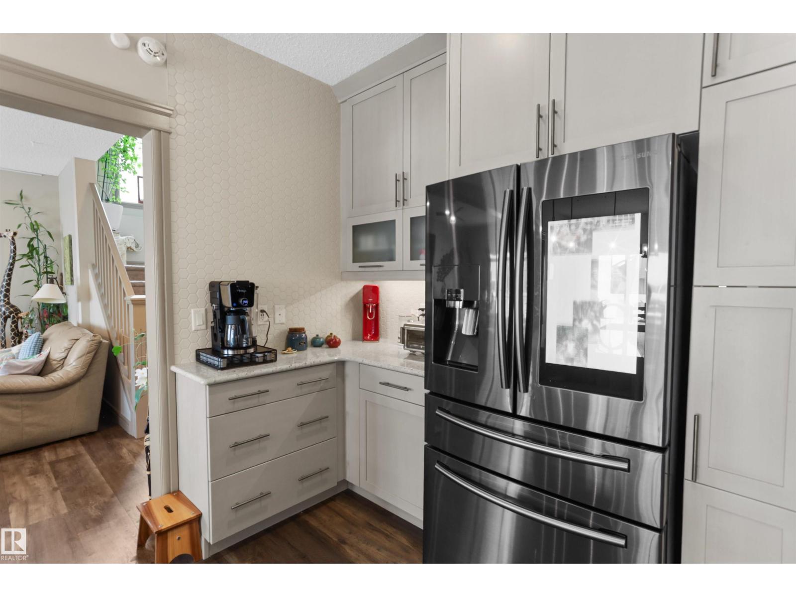 97 ASTORIA PT, Devon