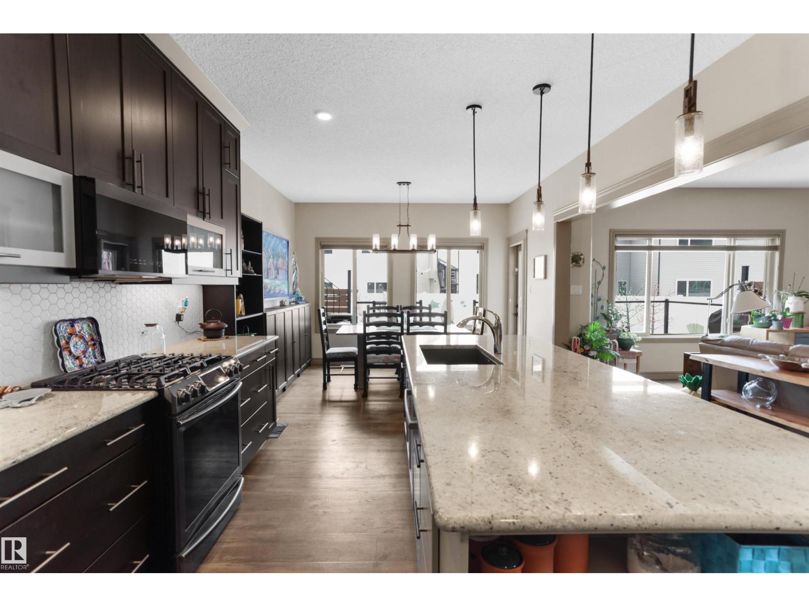 97 ASTORIA PT, Devon