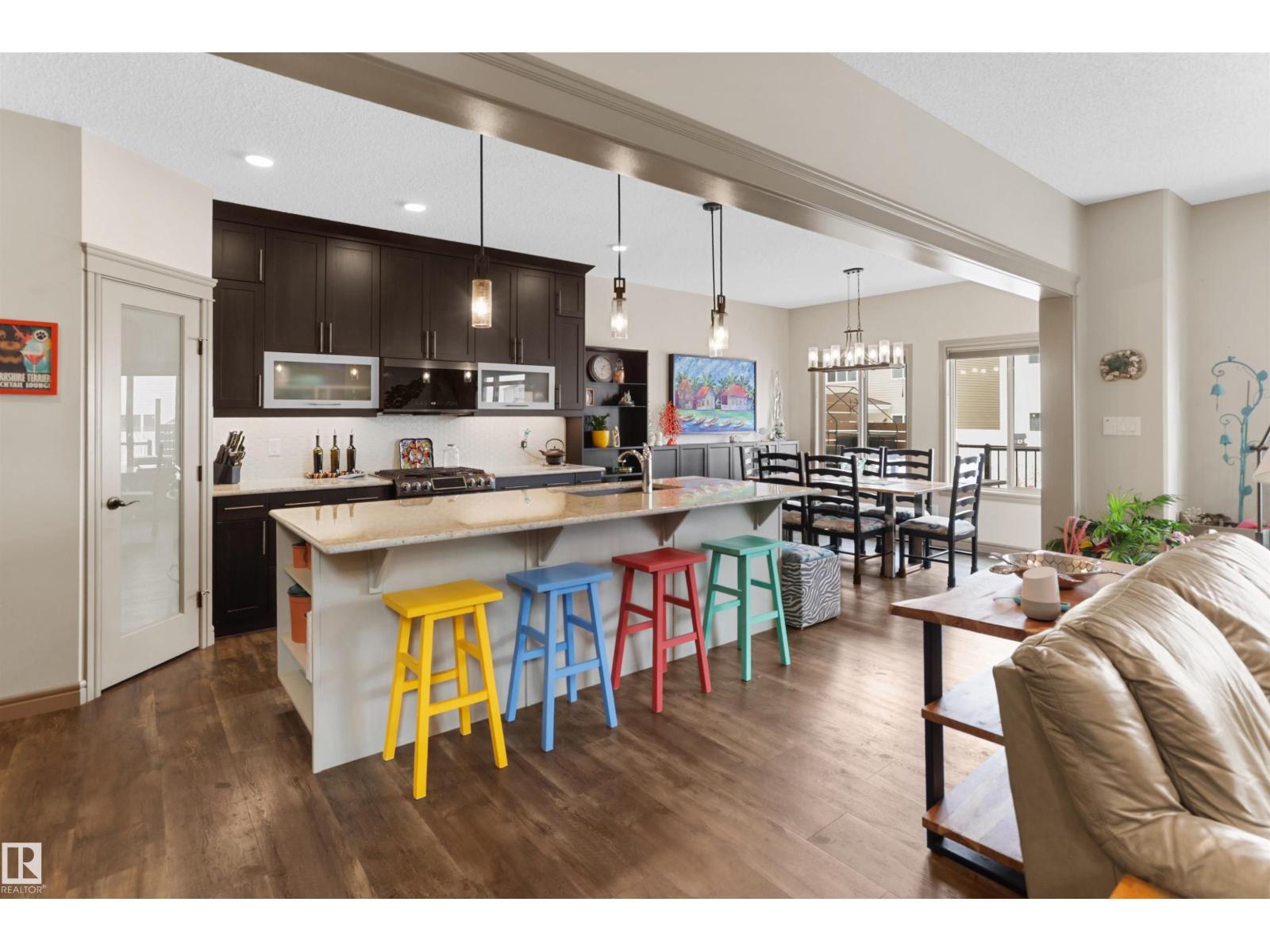 97 ASTORIA PT, Devon