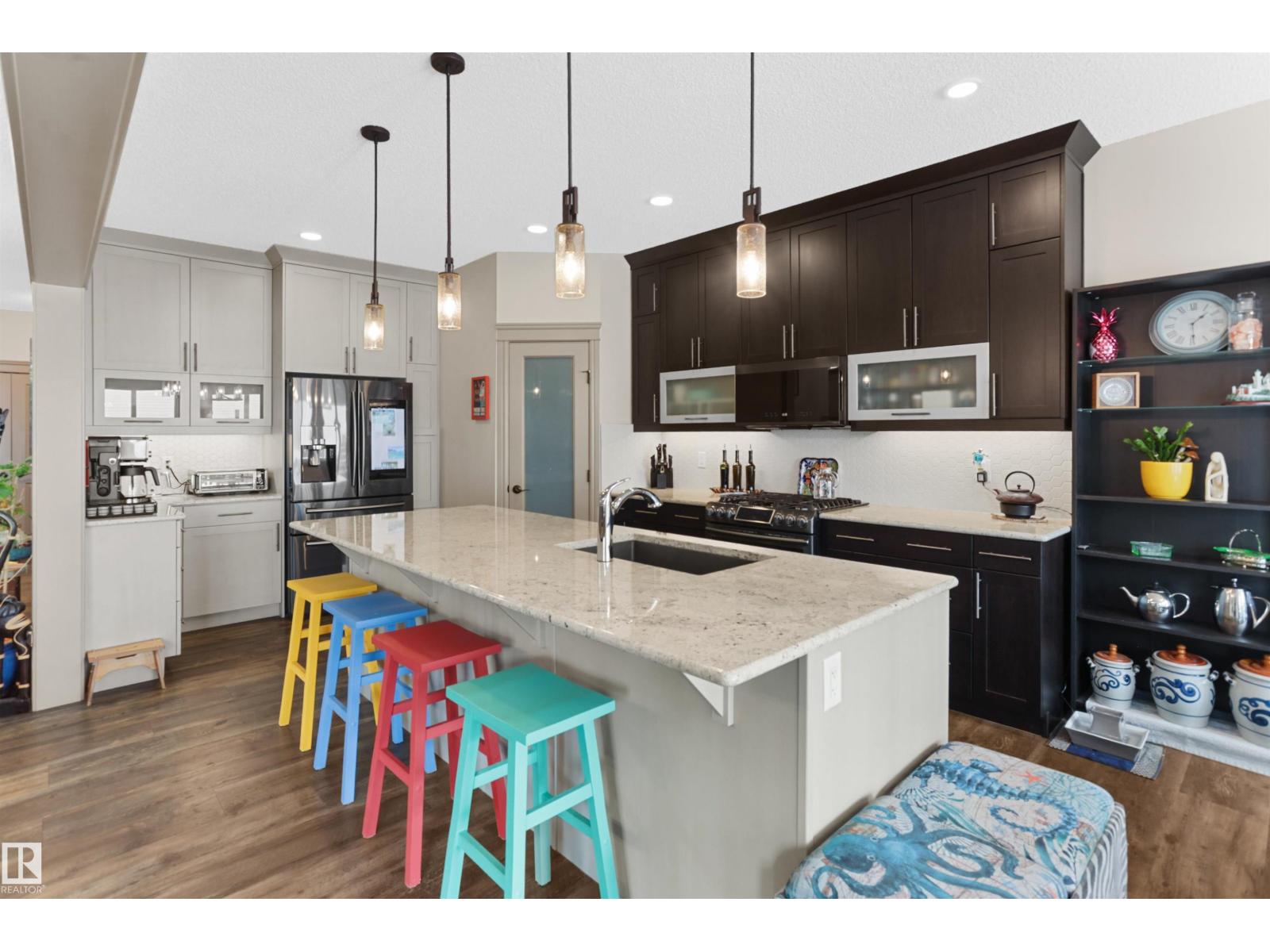 97 ASTORIA PT, Devon