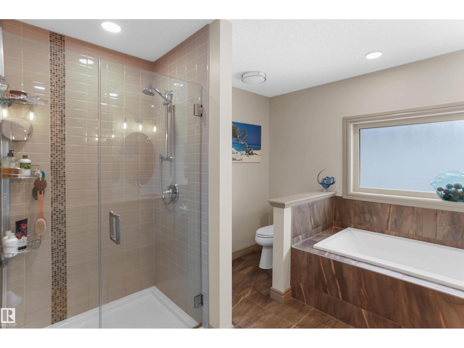 97 ASTORIA PT, Devon