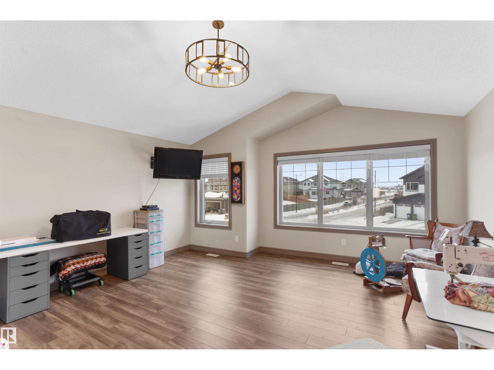 97 ASTORIA PT, Devon