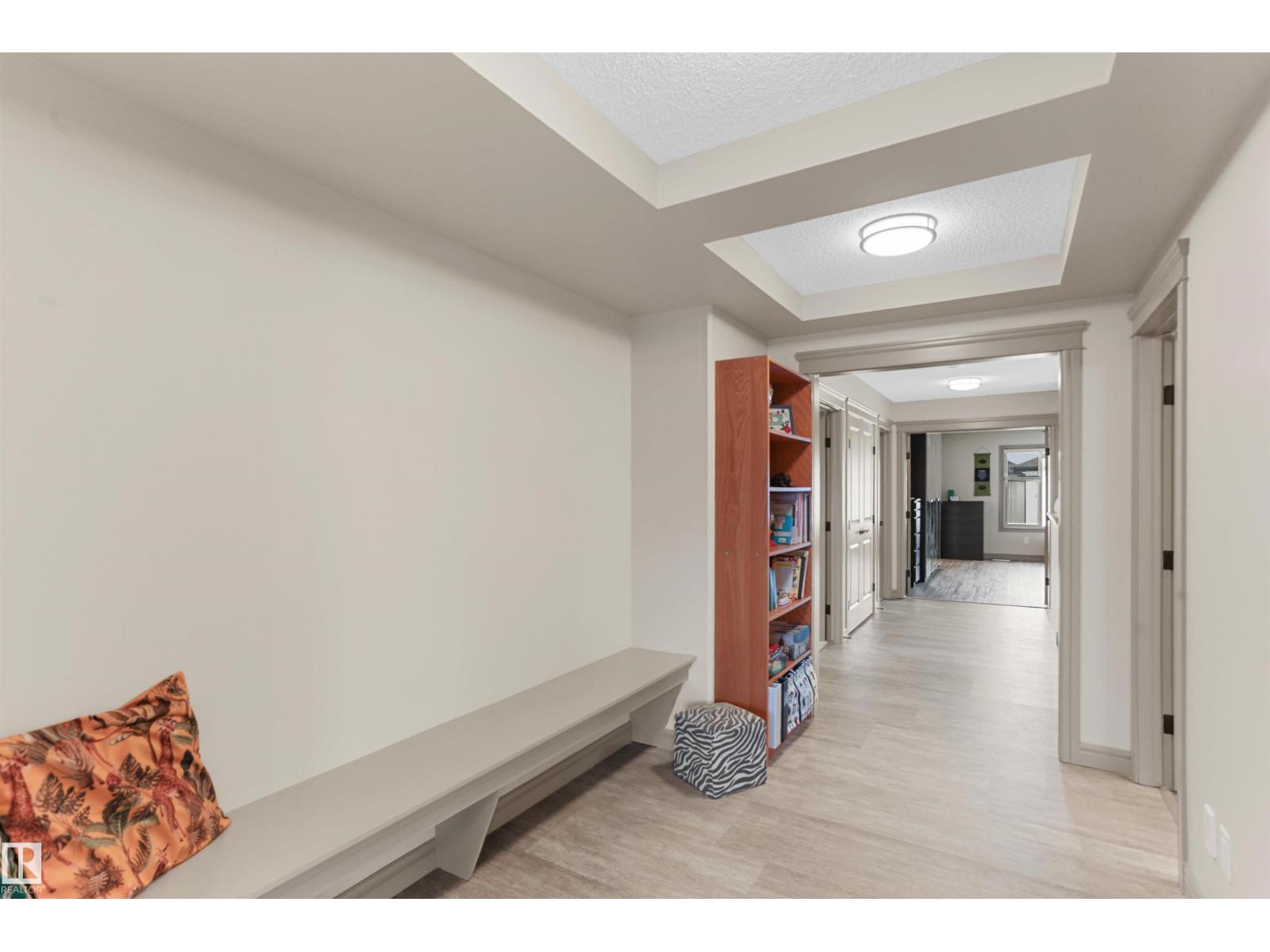 97 ASTORIA PT, Devon