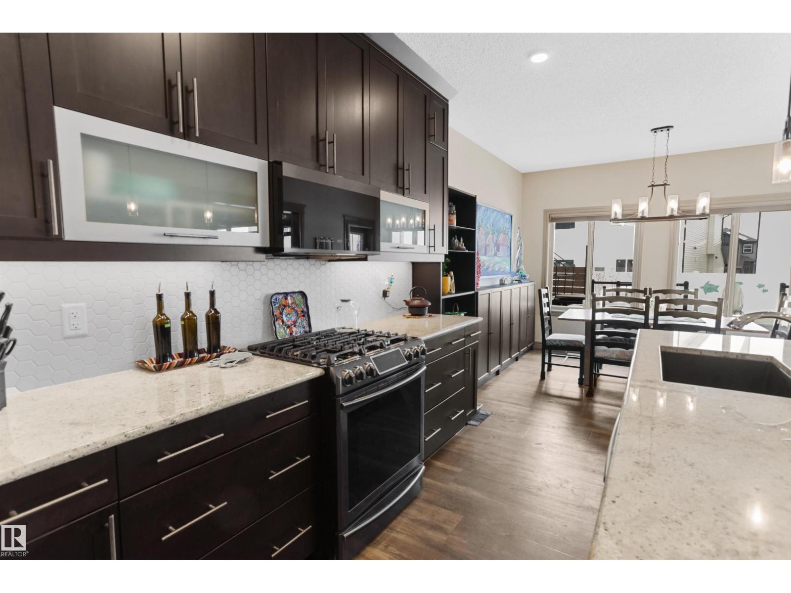 97 ASTORIA PT, Devon