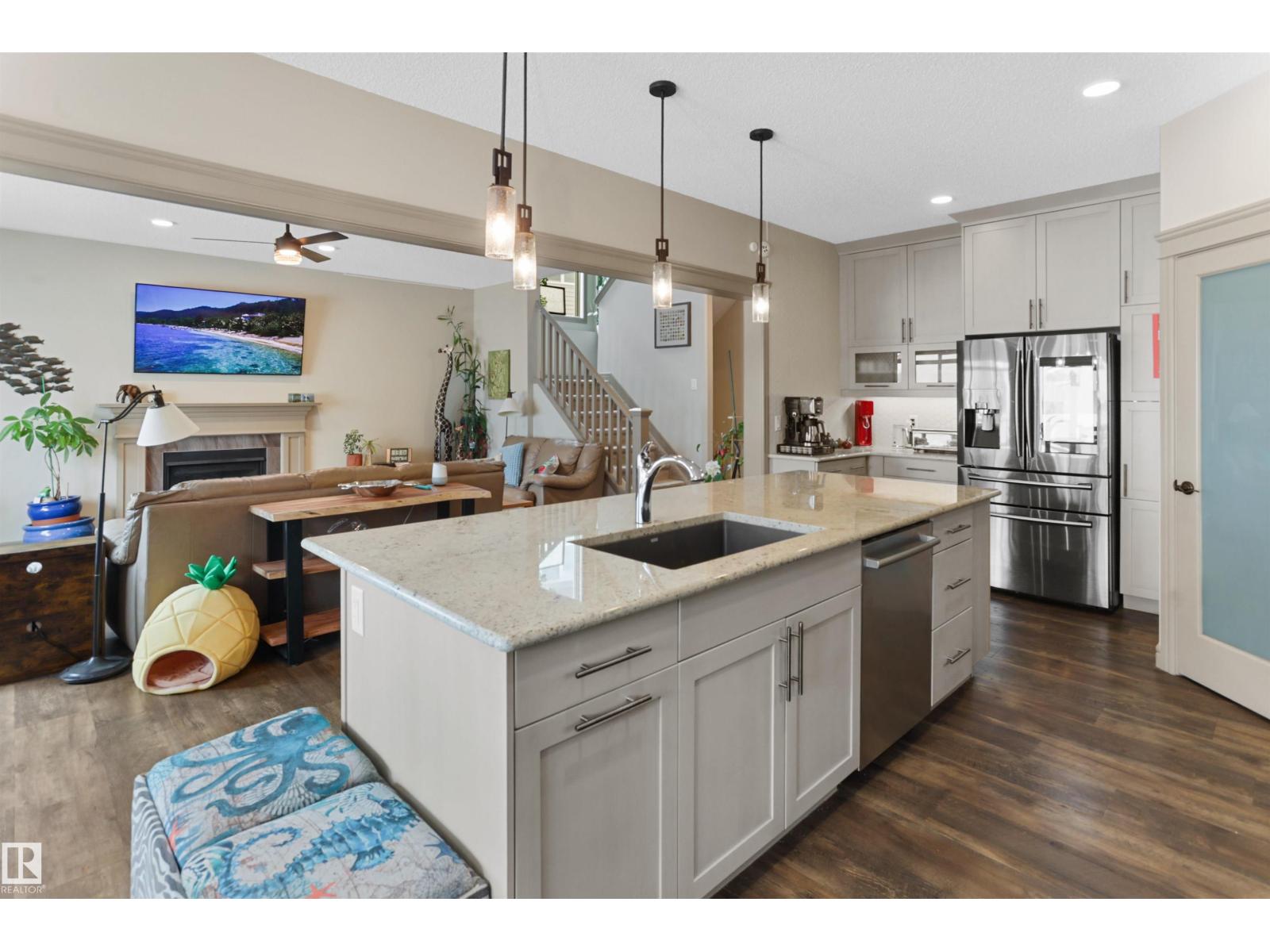 97 ASTORIA PT, Devon