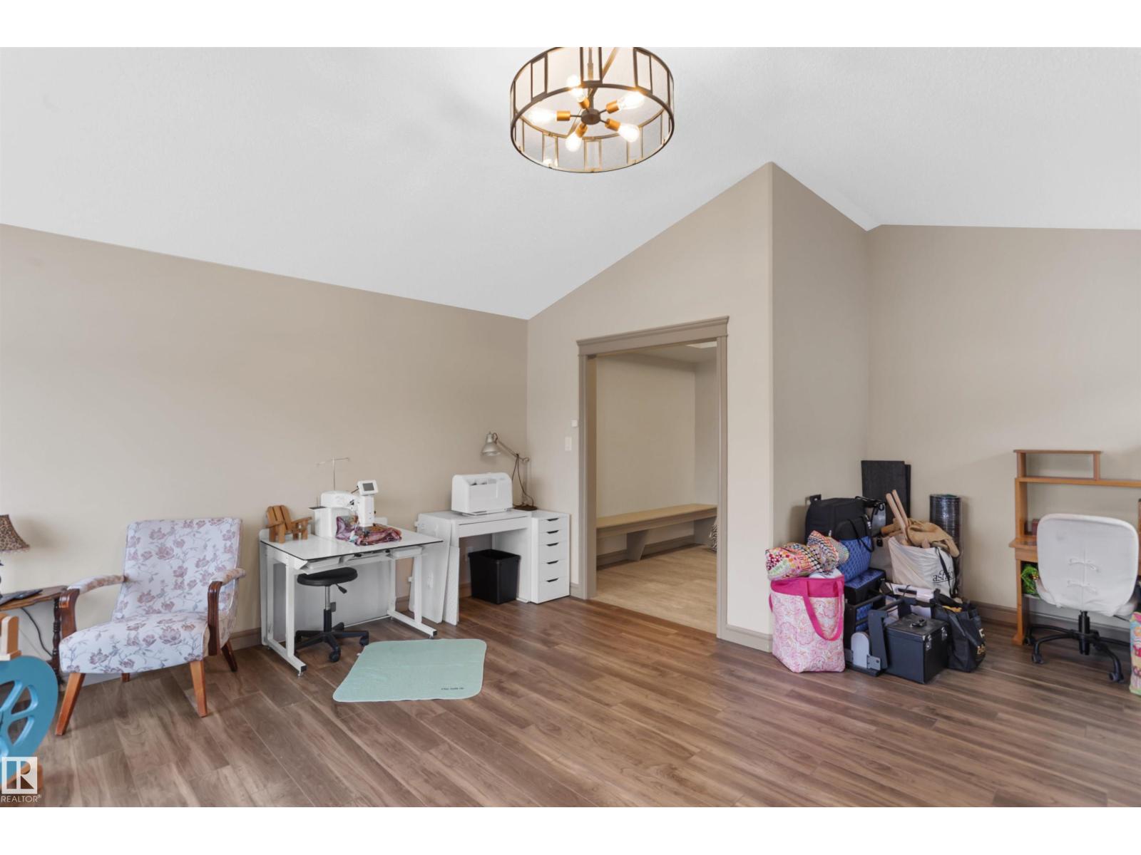 97 ASTORIA PT, Devon