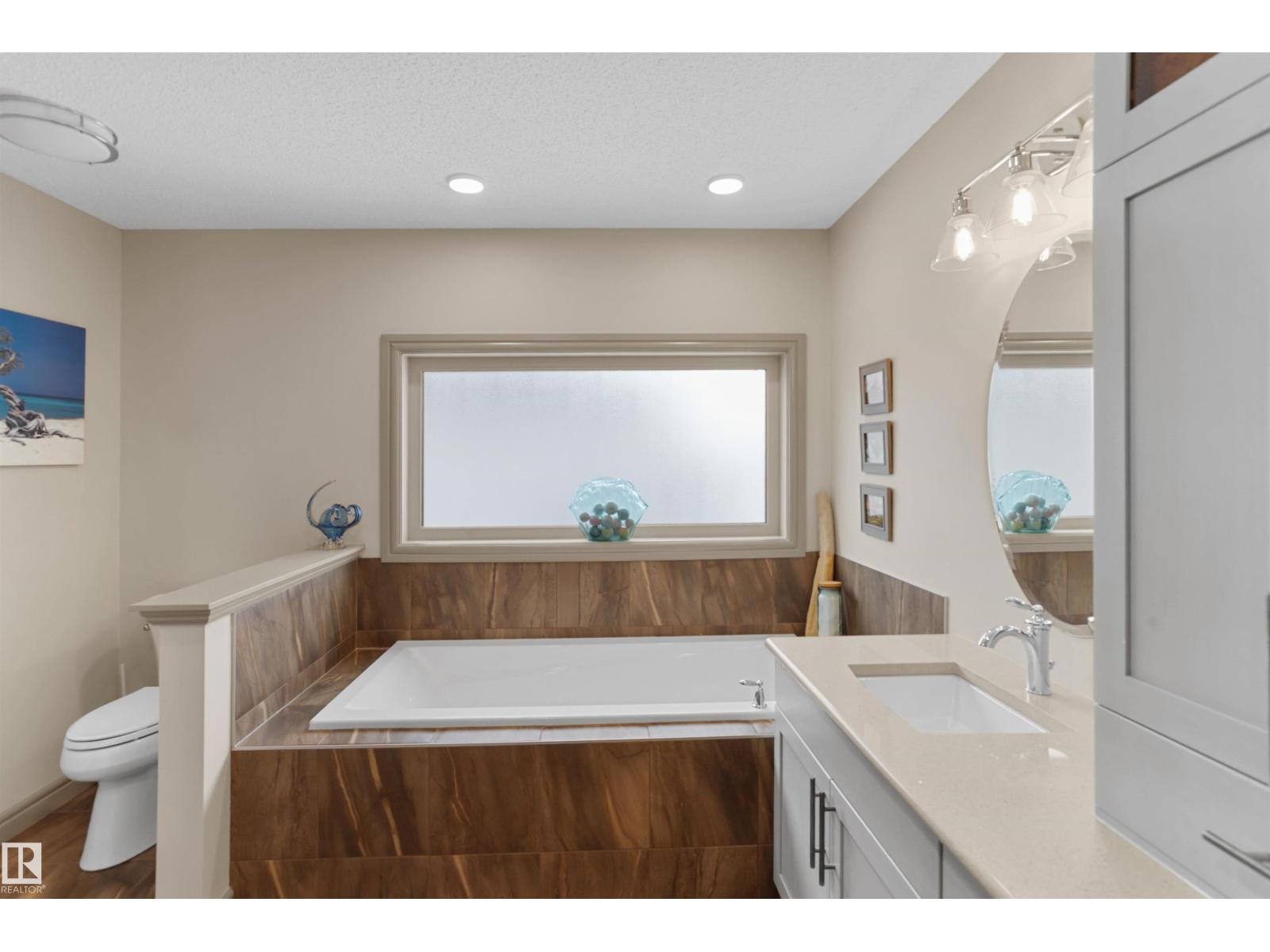 97 ASTORIA PT, Devon