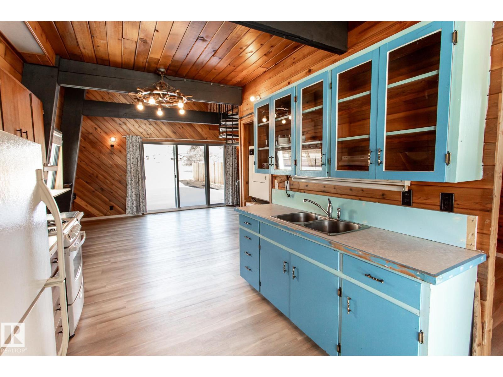 425 4 St. Yellowstone - Photo 13