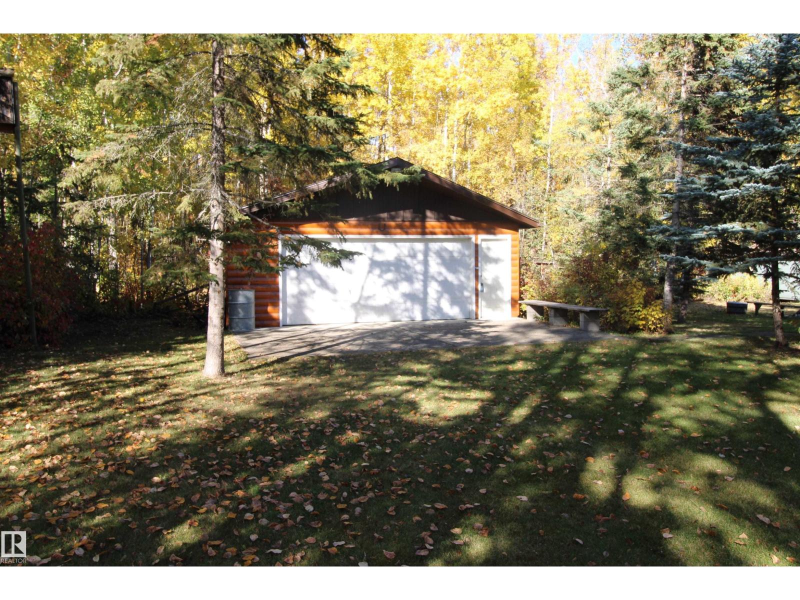 220 2 St. Ross Haven - 33