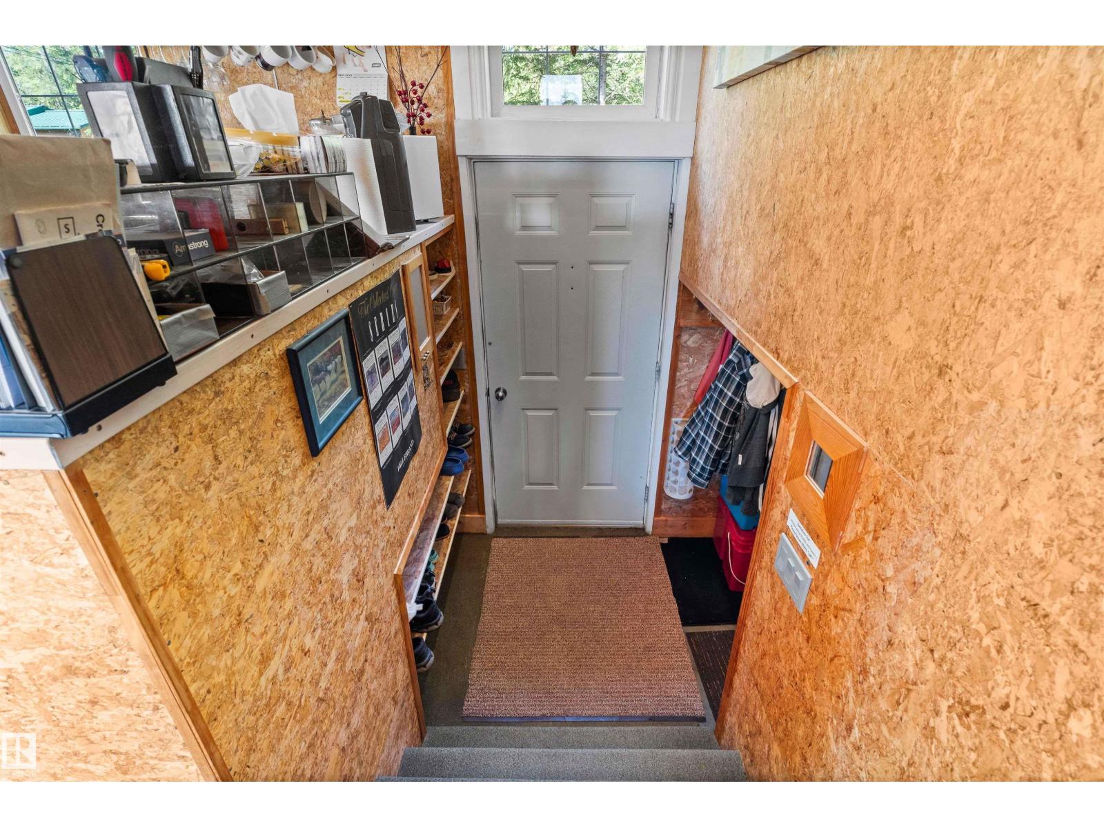 220 2 St. Ross Haven - 10