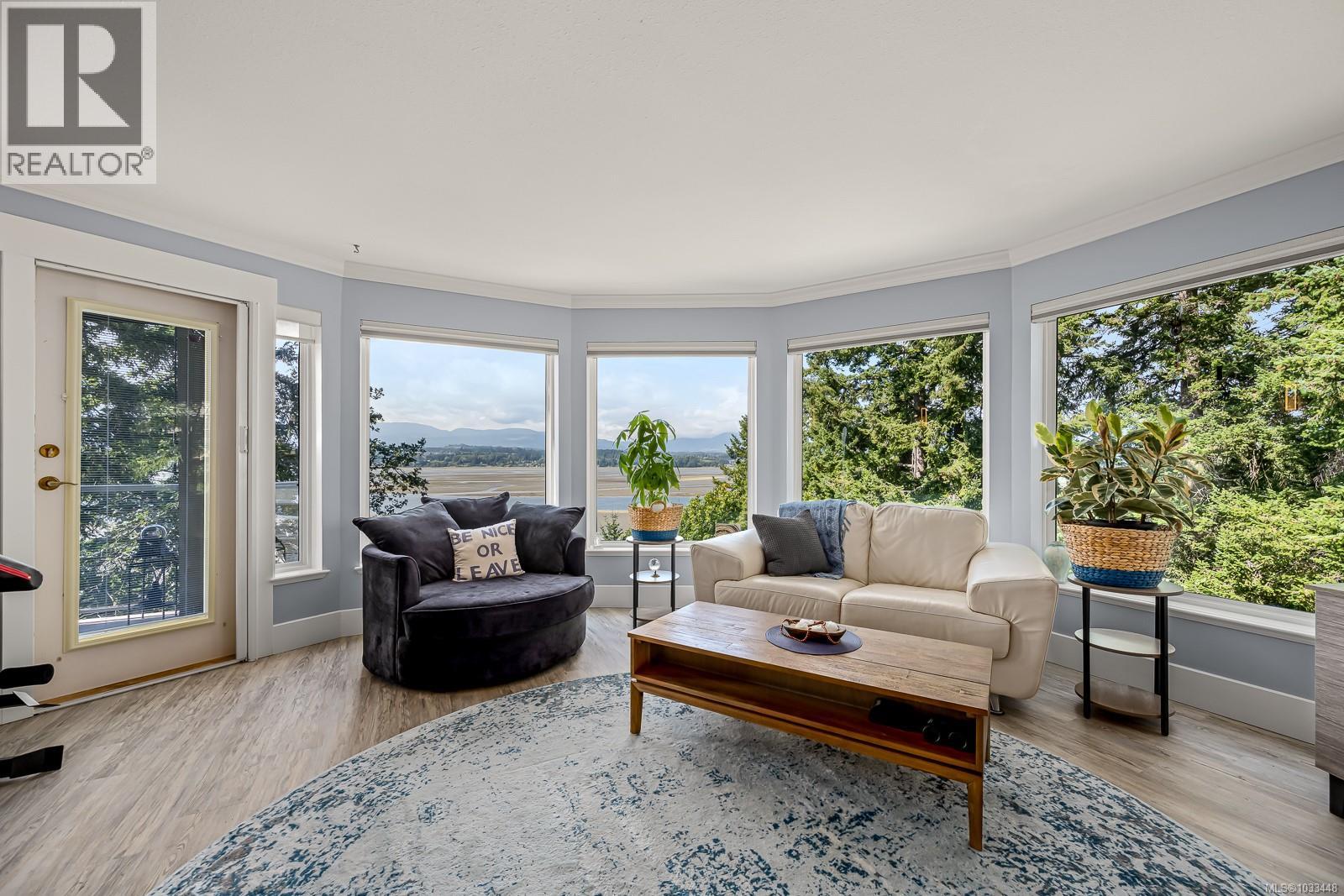 #305 2275 Comox Ave - 18