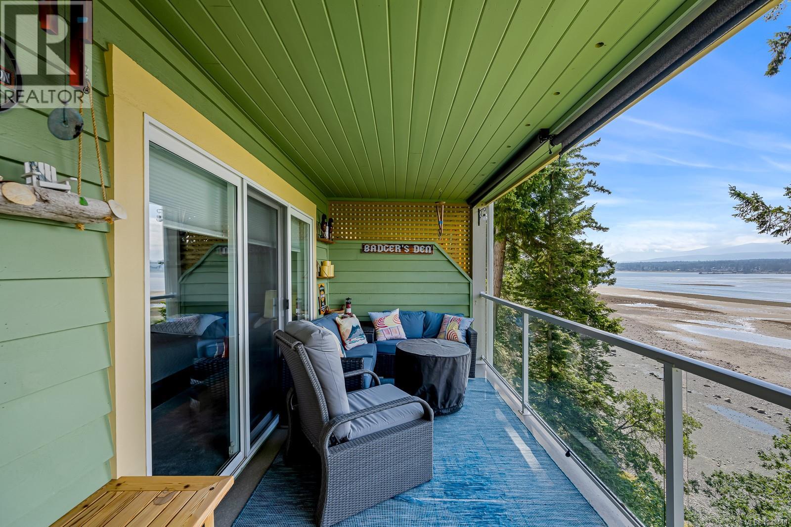 #305 2275 Comox Ave - 19