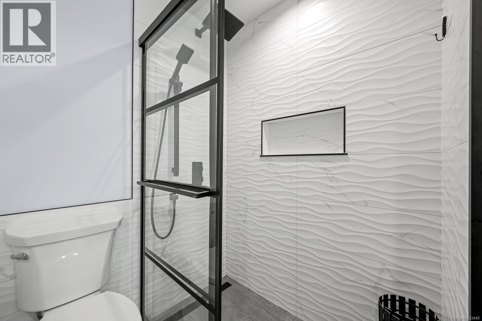 #305 2275 Comox Ave - 33