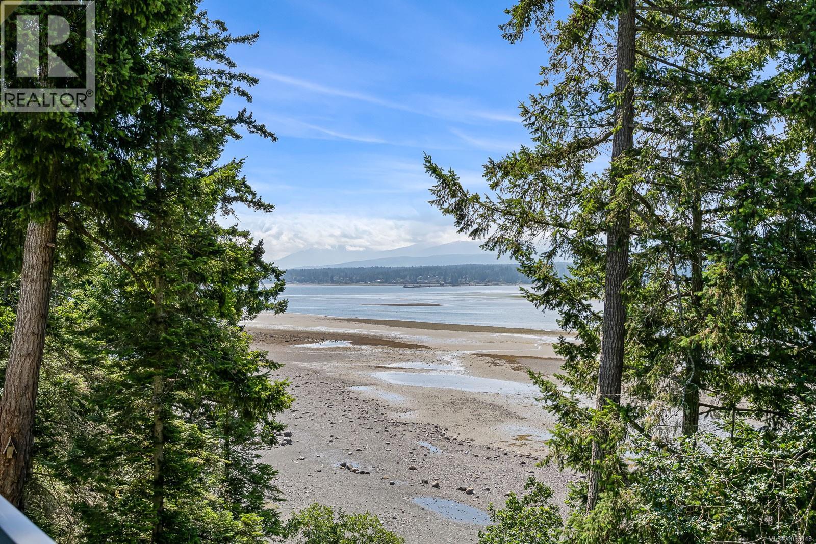 #305 2275 Comox Ave - 22