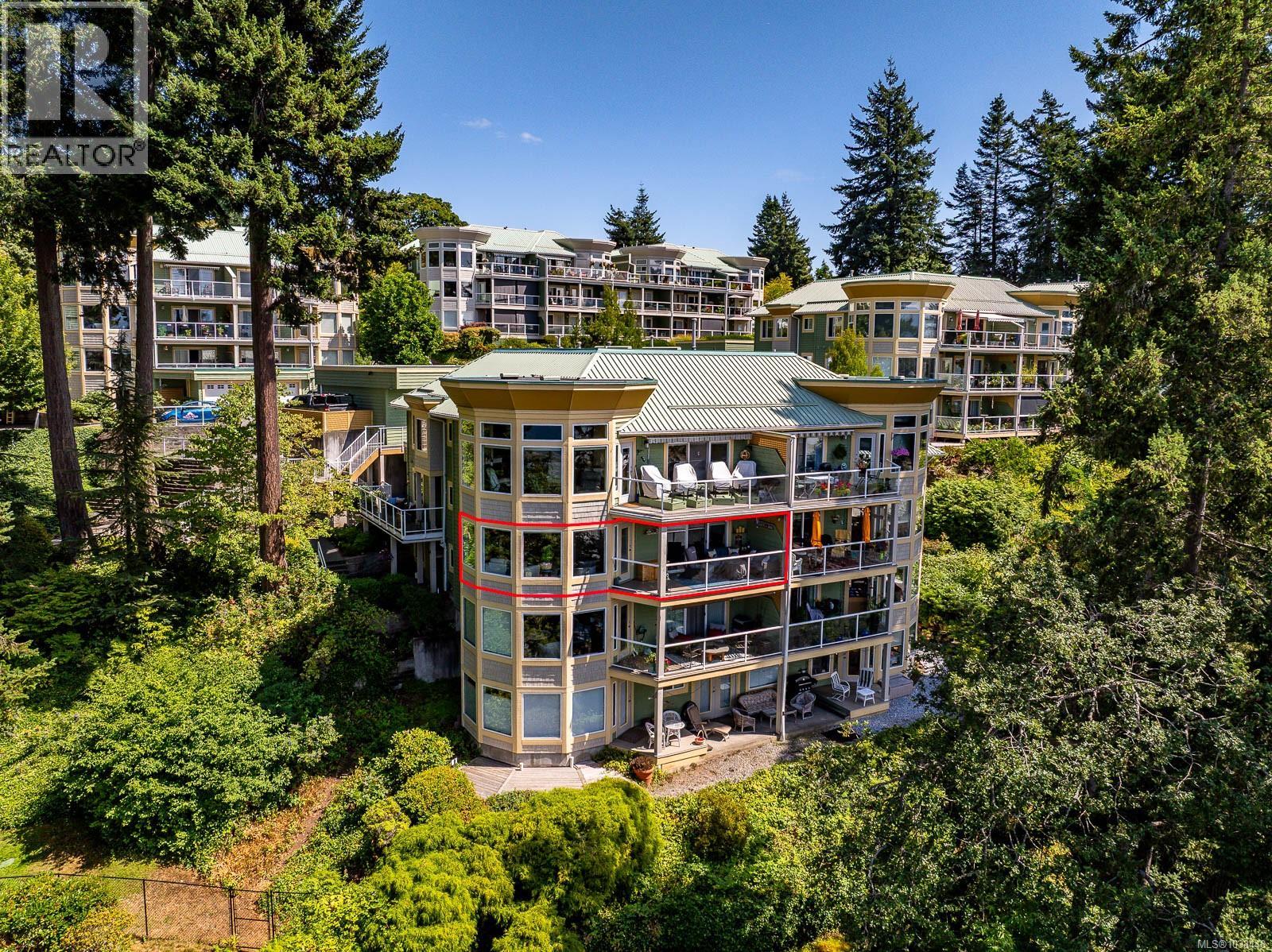 #305 2275 Comox Ave - 54