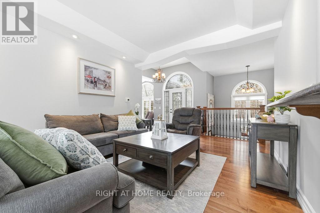 Comfy Livingroom - Where Memories are Made!