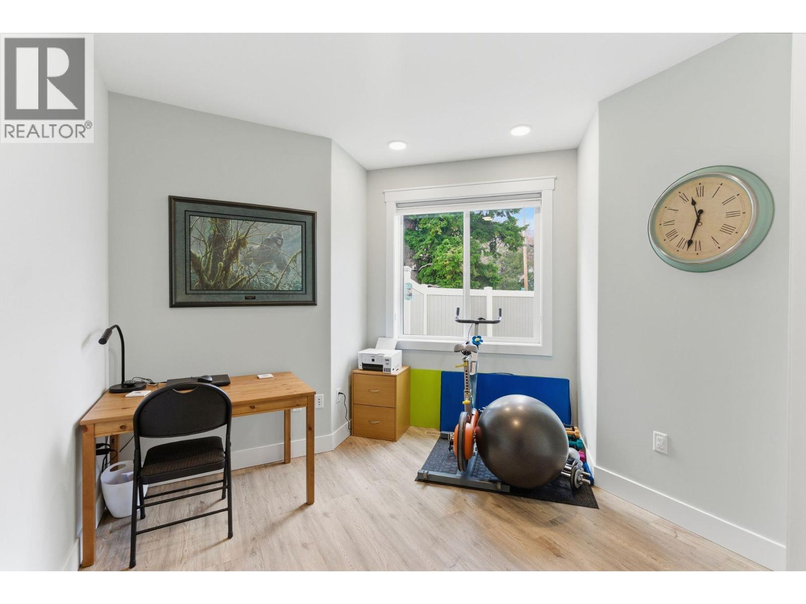 402 11 Avenue, Keremeos