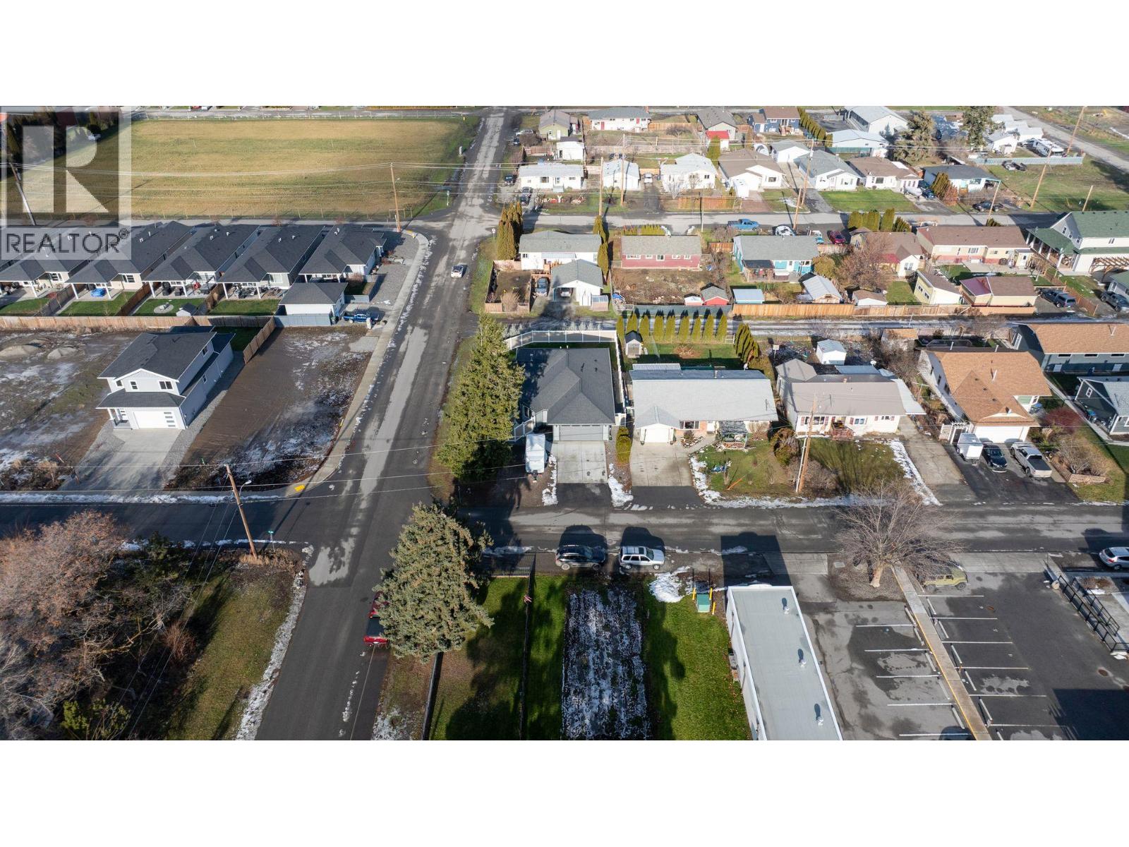 402 11 Avenue, Keremeos