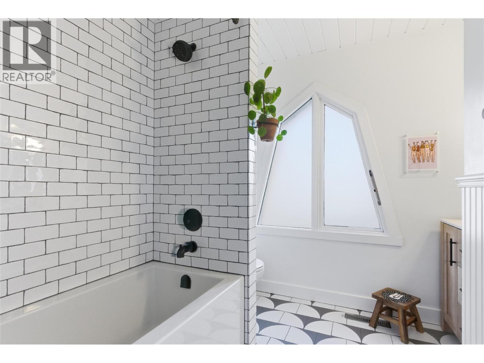 1756 CLIFFORD Avenue - 32