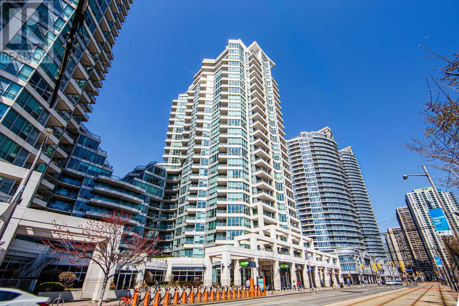 2009 - 228 QUEENS QUAY W — photo 25
