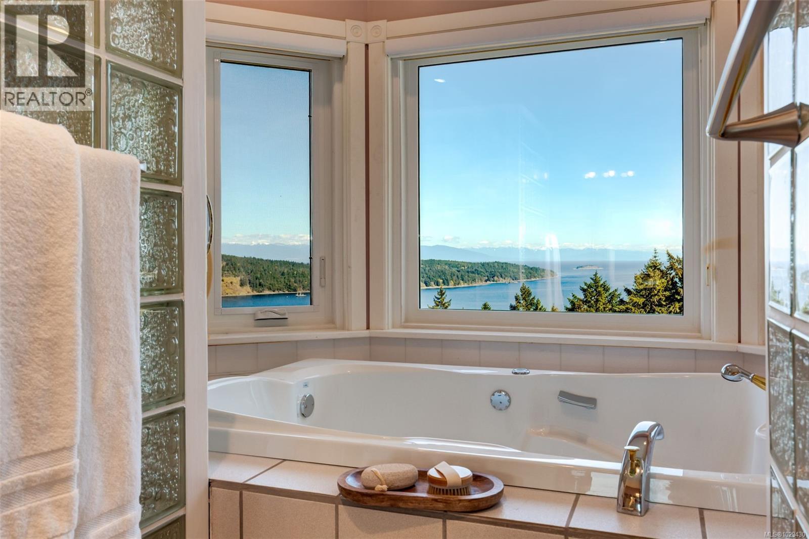 2685 Sea Blush Dr, Nanoose Bay