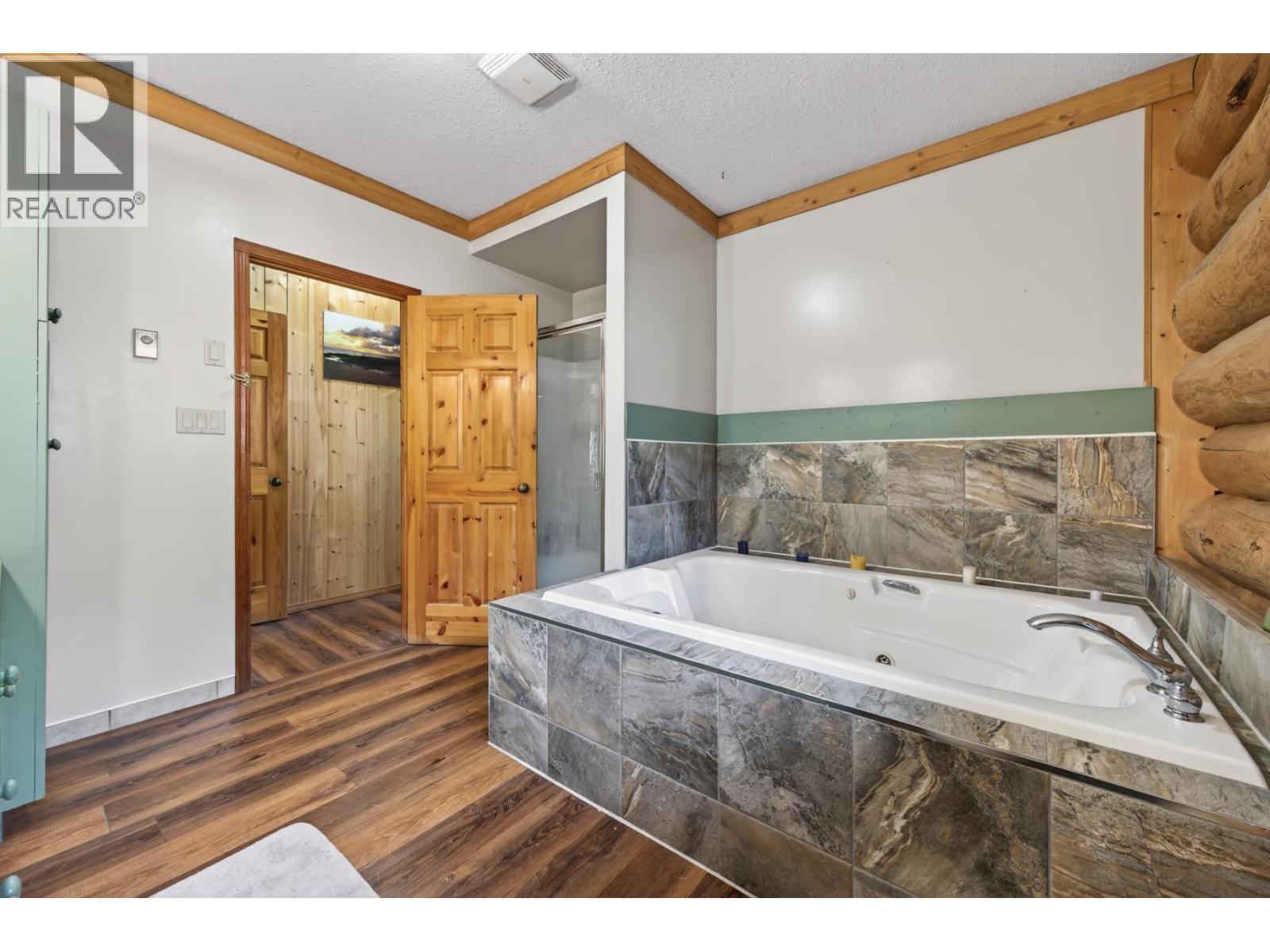 7471 CARIBOO CHALET ROAD - 25