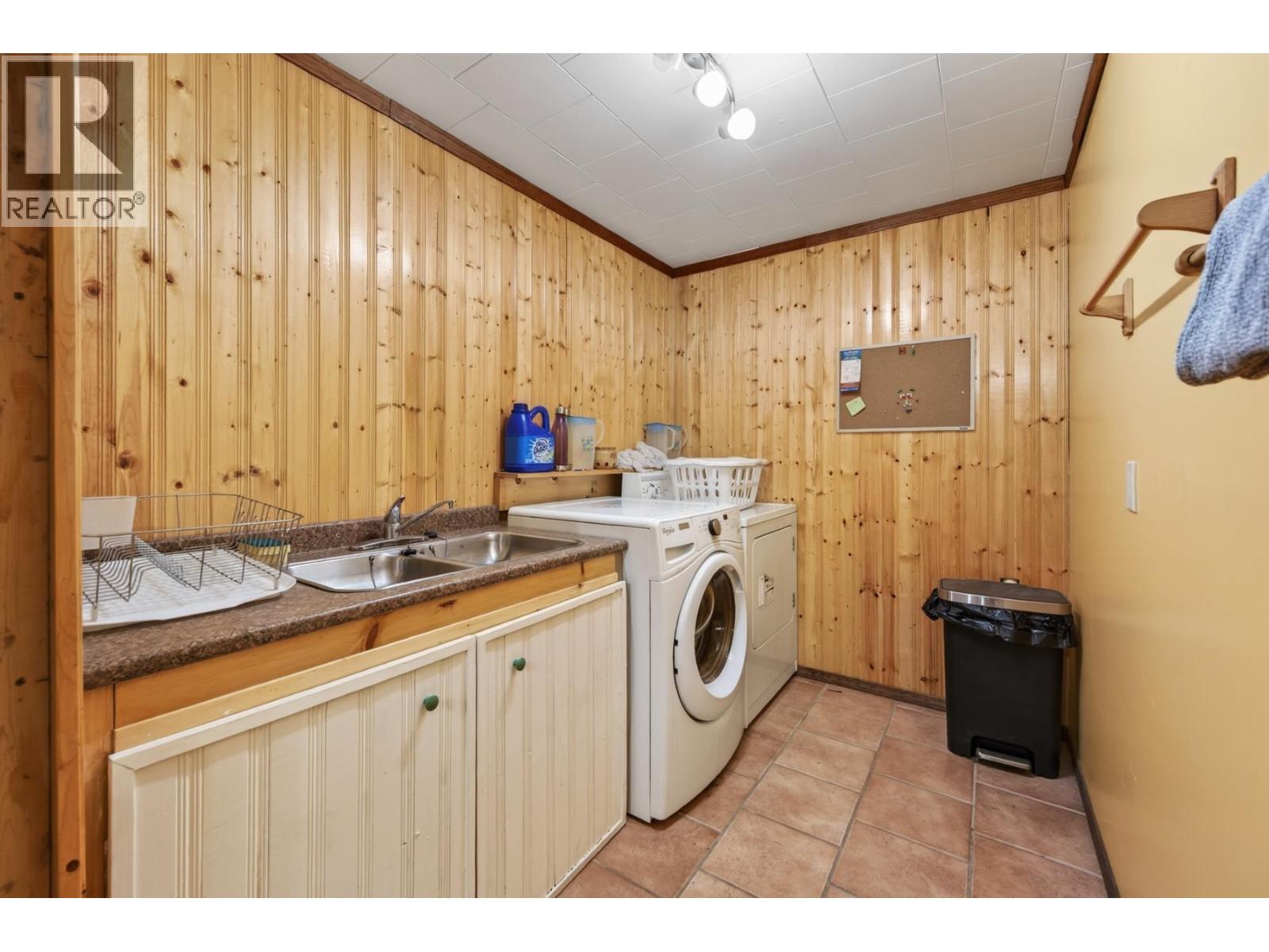 7471 CARIBOO CHALET ROAD - 40