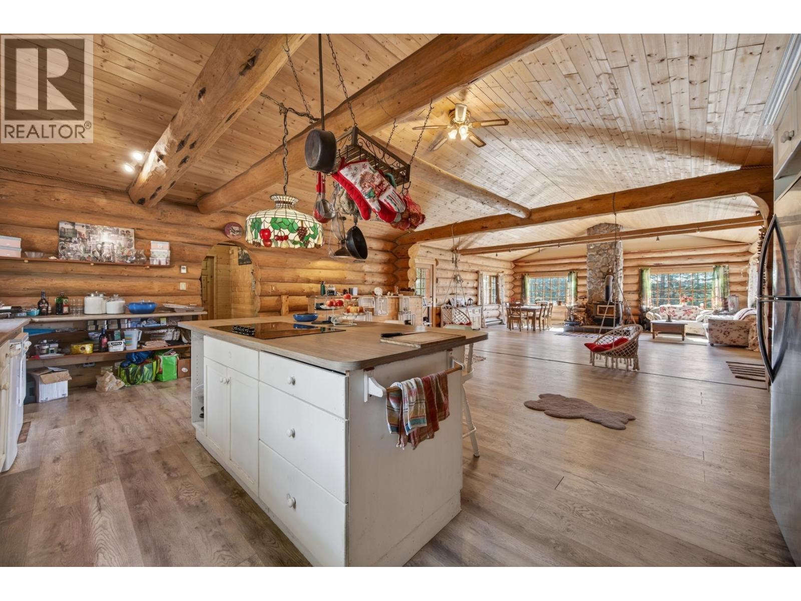 7471 CARIBOO CHALET ROAD - 9