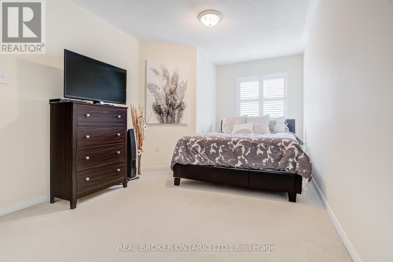 #102 86 JOYMAR DRIVE - 17