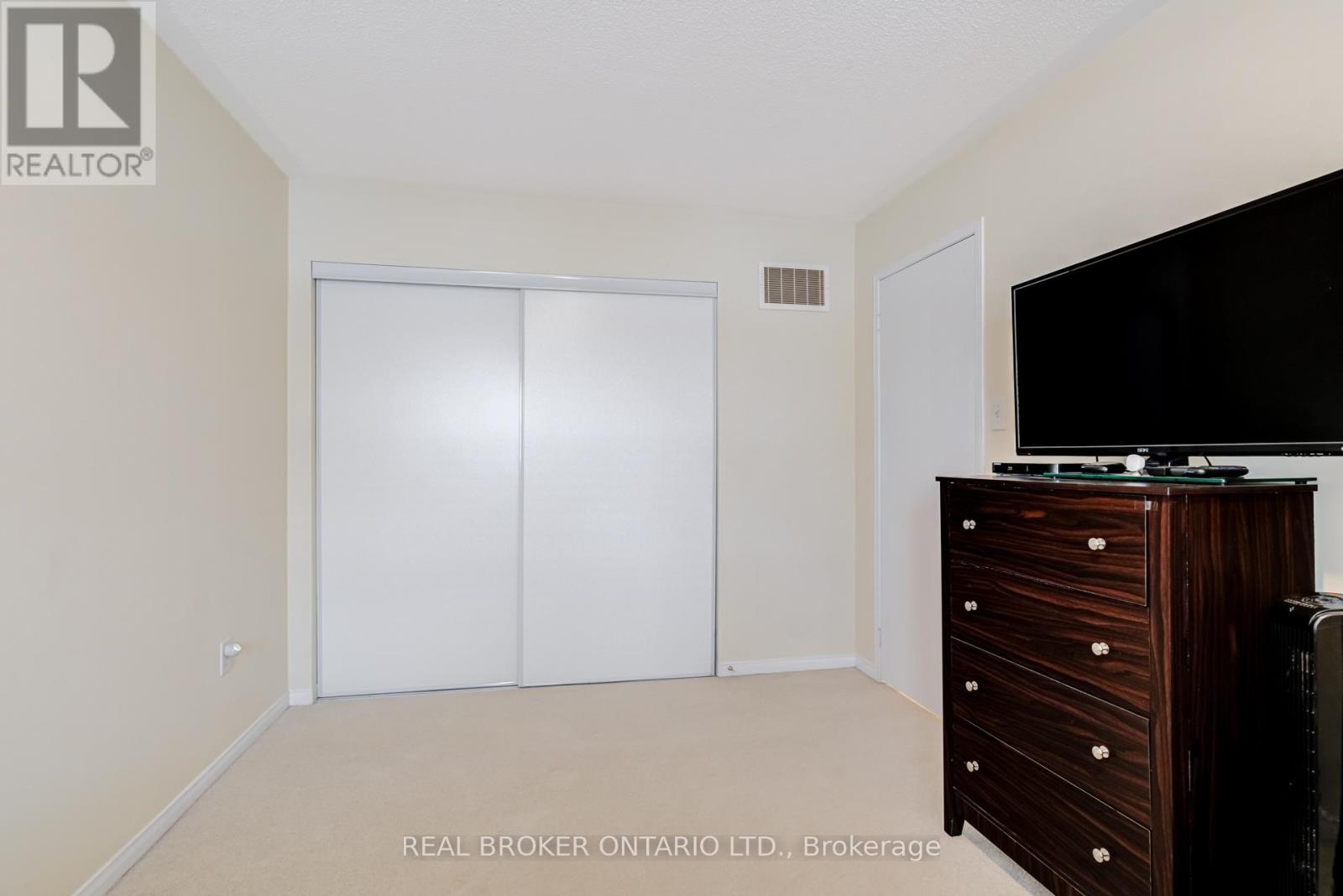 #102 86 JOYMAR DRIVE - 18