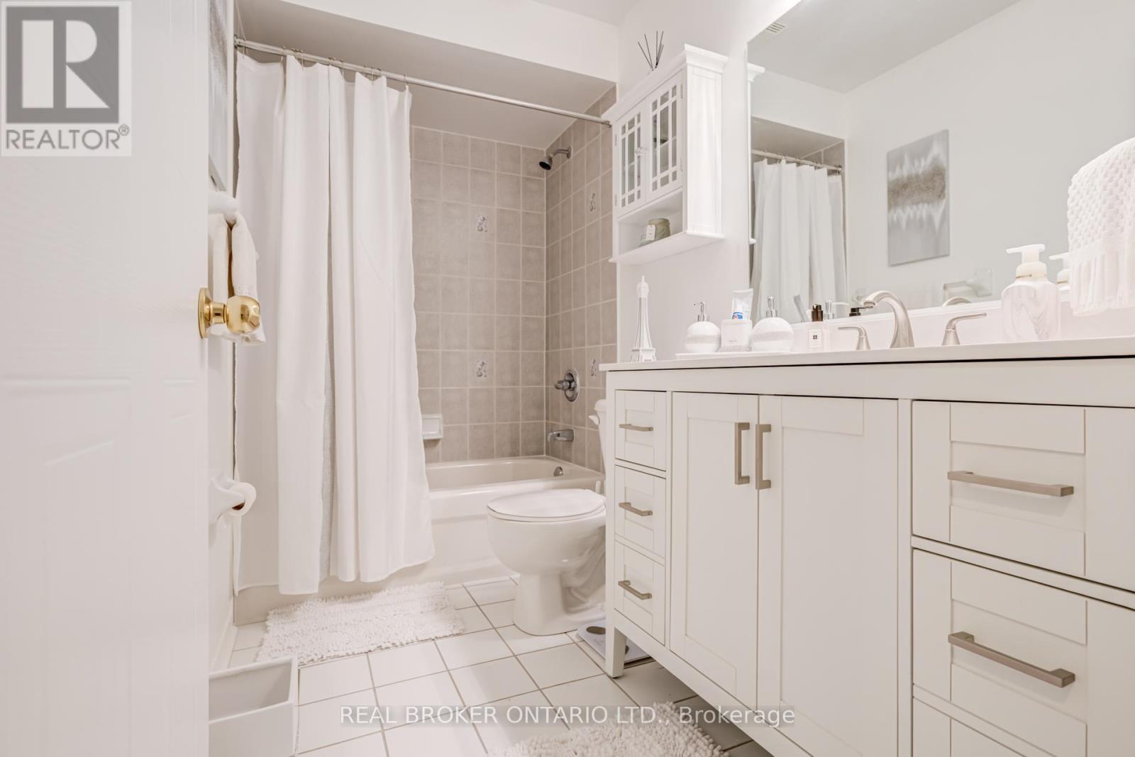 #102 86 JOYMAR DRIVE - 21