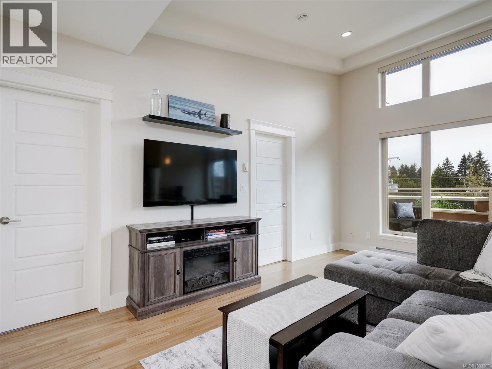 #401 7161 West Saanich Rd - 2