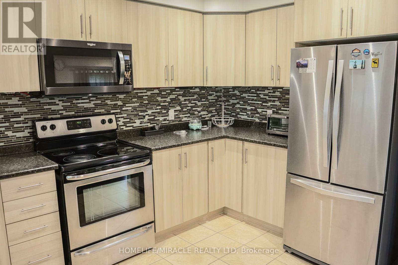 222 PELECH CRESCENT — photo 13