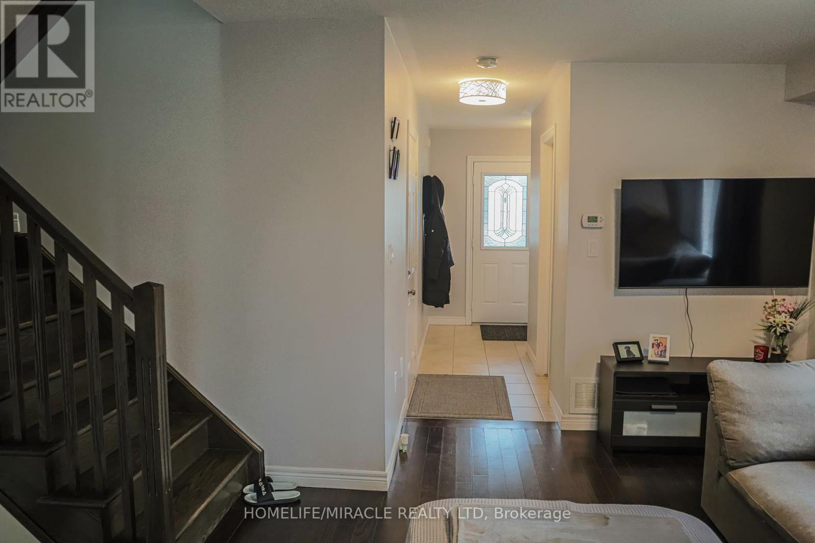 222 PELECH CRESCENT — photo 15