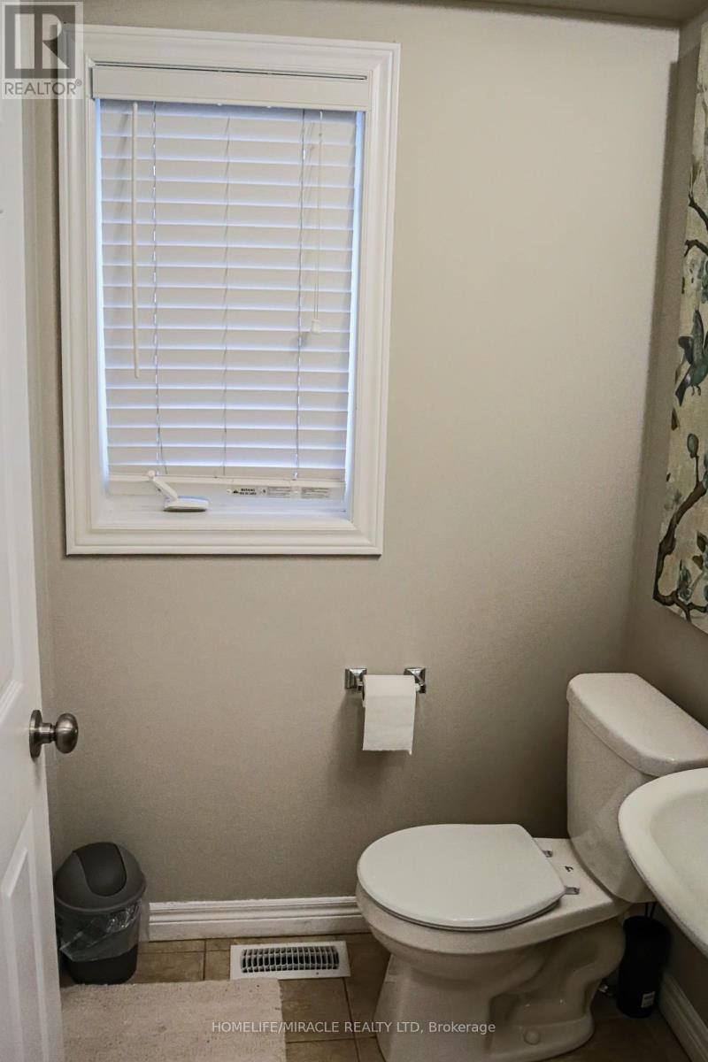 222 PELECH CRESCENT — photo 7