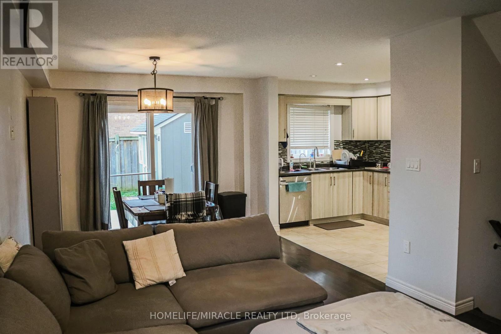 222 PELECH CRESCENT — photo 8