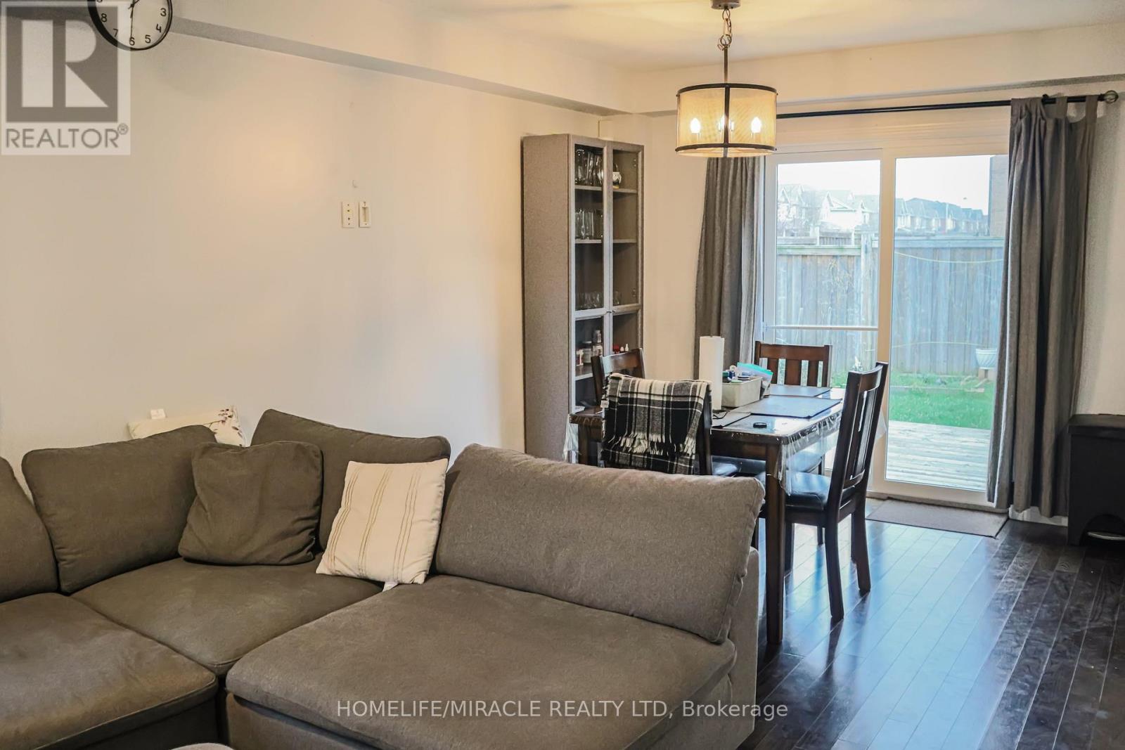 222 PELECH CRESCENT — photo 9