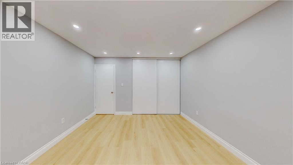 133 WAKE ROBIN Drive - 16