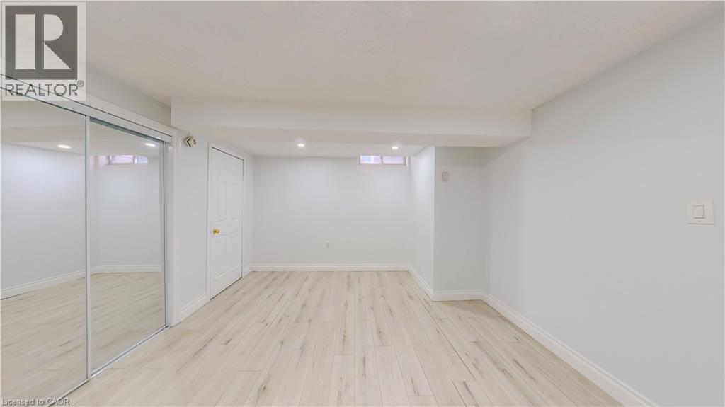 133 WAKE ROBIN Drive - 11