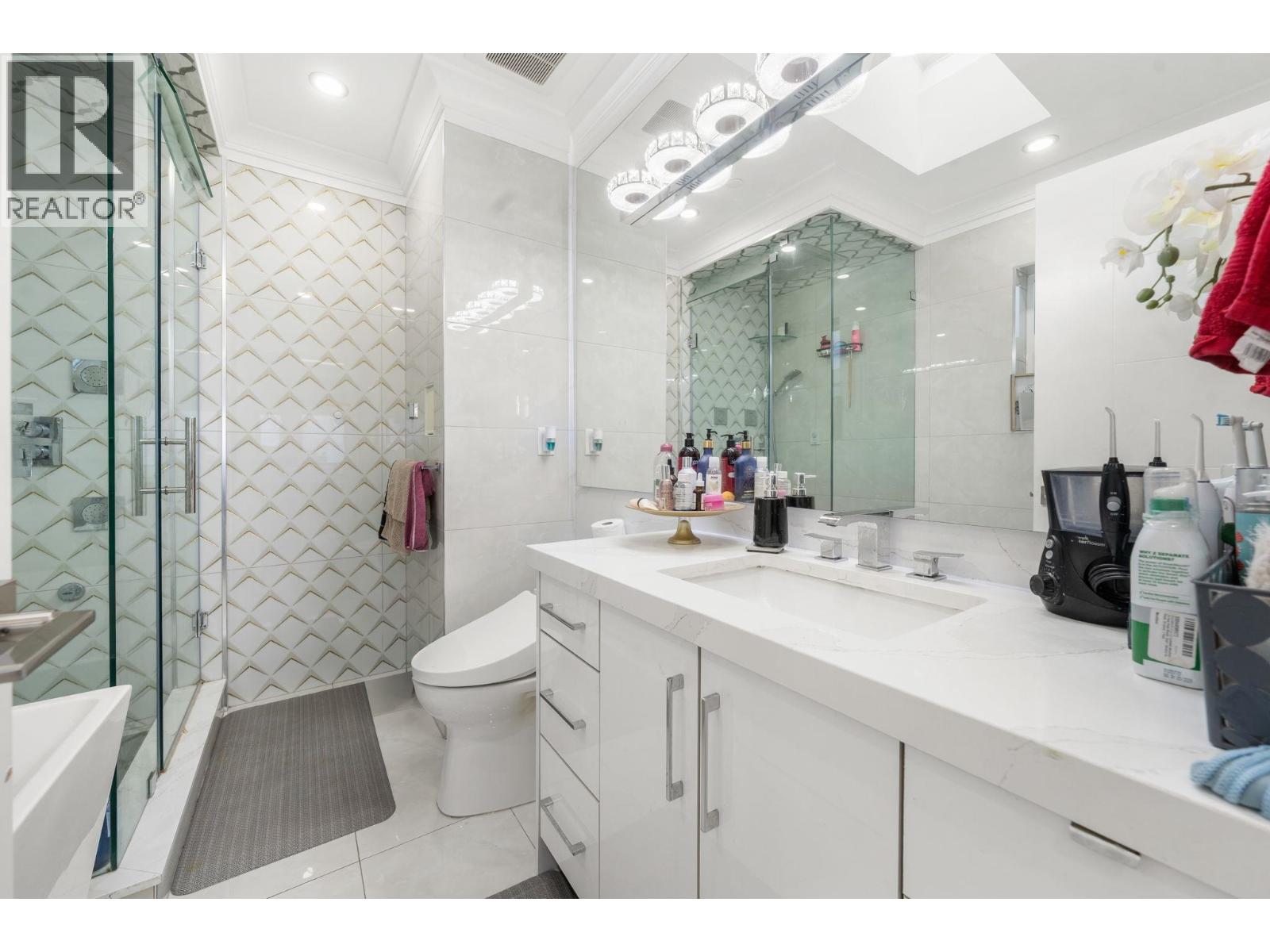 House in Vancouver - Image 17