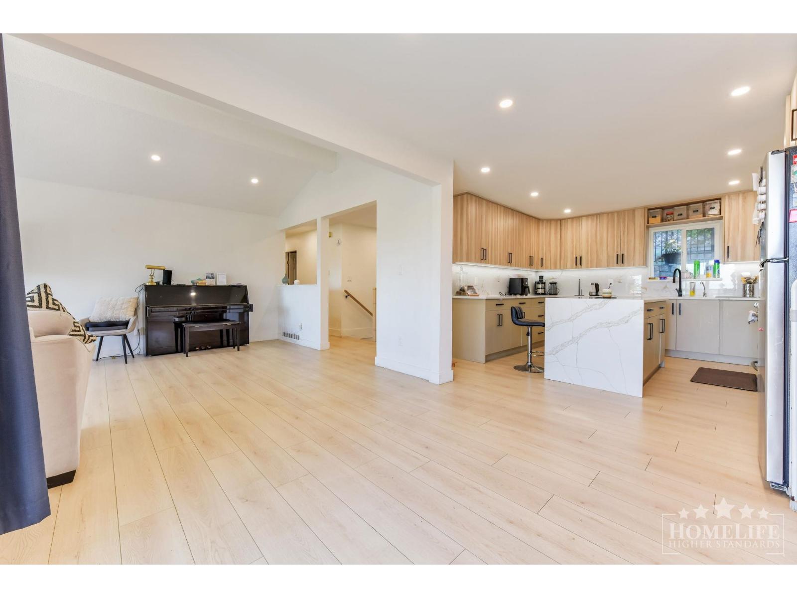 3 Bed, 2 Bath House for Rent in Delta – Upper House 7437 GARFIELD DRIVE, Delta - Image 9