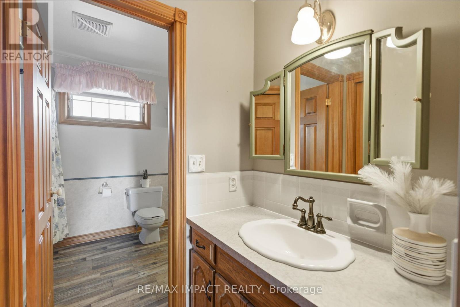 5670 MAIN STREET — photo 21