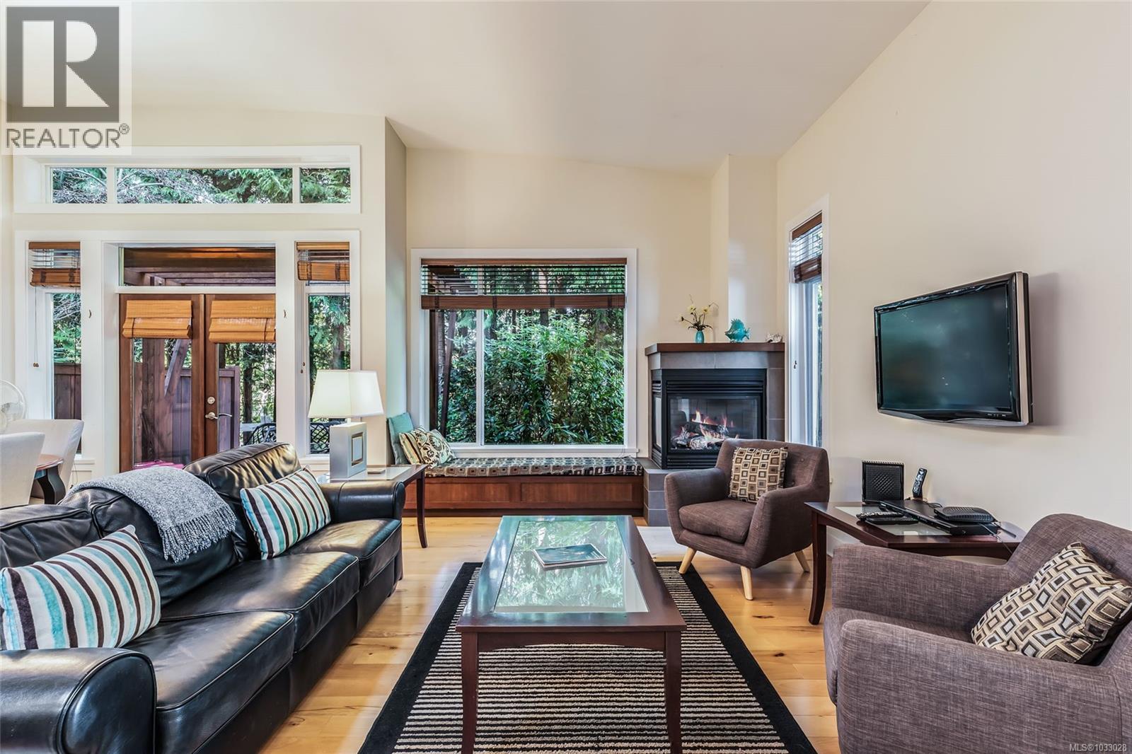 #65 1059 Tanglewood Pl - Image 2