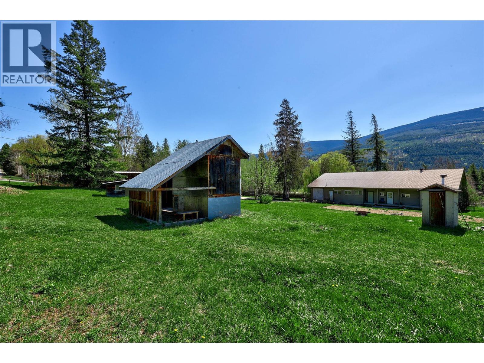 2405 Lloyd Road - 24