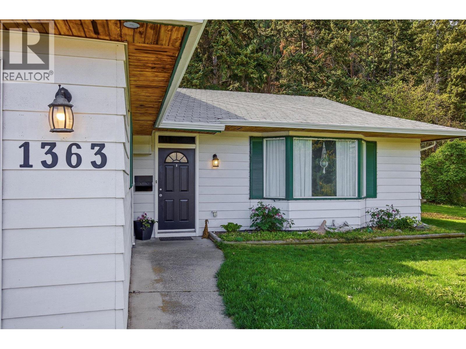  1363 Ponderosa Road, West Kelowna